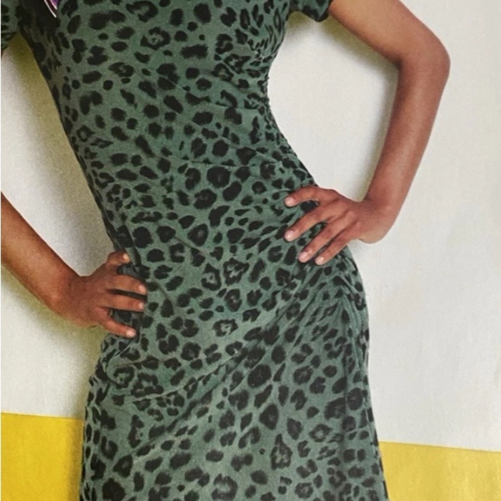 Cabi quest dress, reversible, fall 2024, size medium - Picture 3 of 8